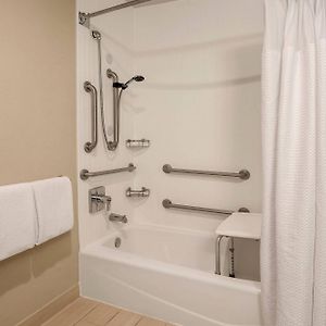 King Room Mobility or hearing accessible